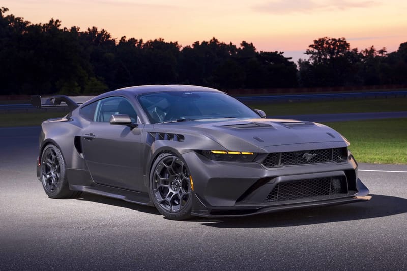 Ford Unveils Mustang GTD Liquid Carbon With Exposed Race-Bred Precision