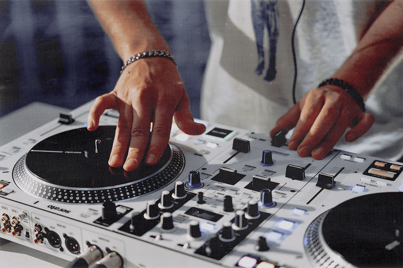 RANE Launches Updated 'RANE ONE MKII' DJ Controller pioneer alphatheta ddj-flx2 ddj-flx2 ddj-grv6 xdj-az denon dj controller 