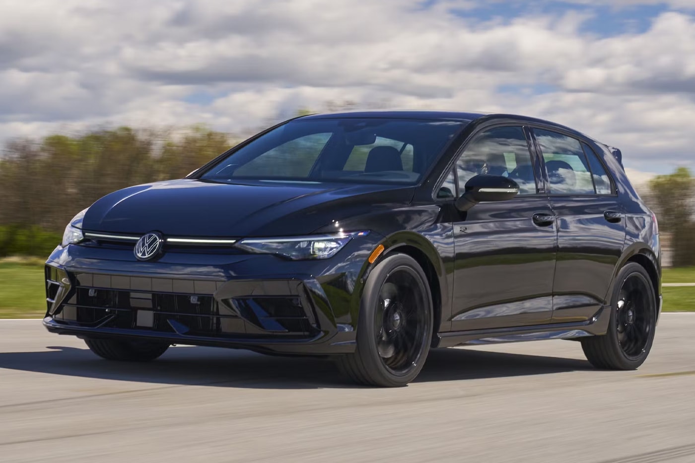 Volkswagen To Feature Audi RS3's 5-Cylinder Engine for the Golf R 2027 25th anniversary edition model