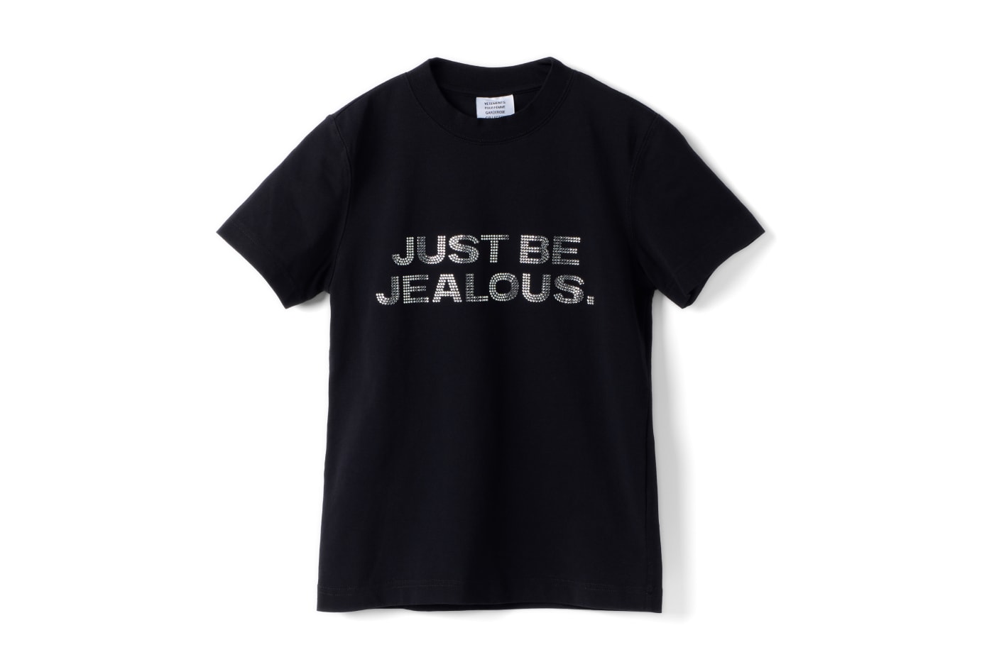 JOOPITER LISA Off Duty Auction Announcement info blackpink