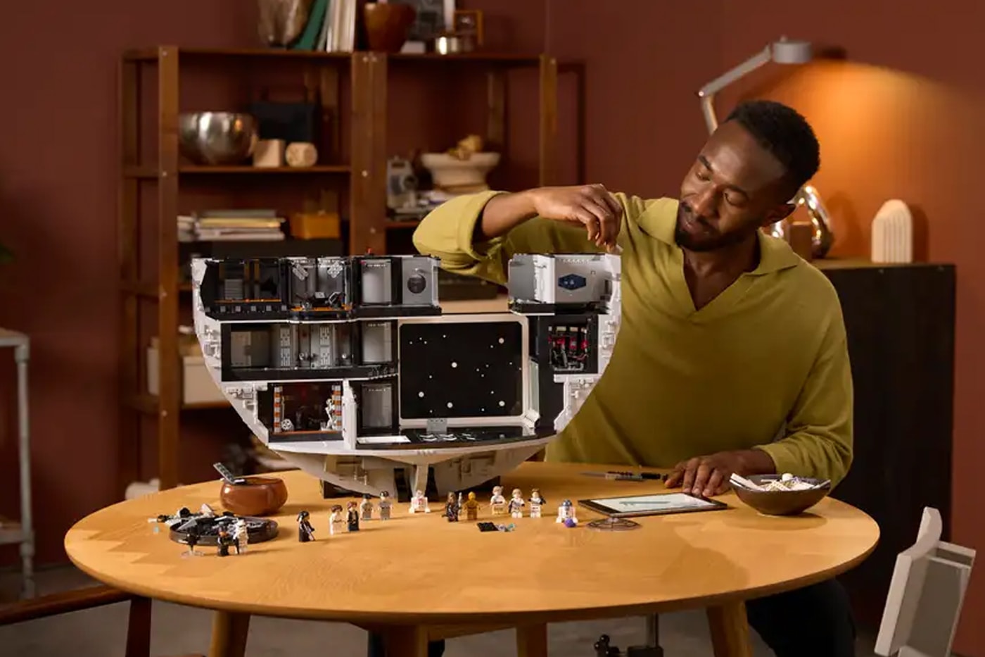 LEGO Unveils Most Expensive Set Yet, the Star Wars UCS Death Star Diorama 1k 1000 usd set luke skywalker darth veder