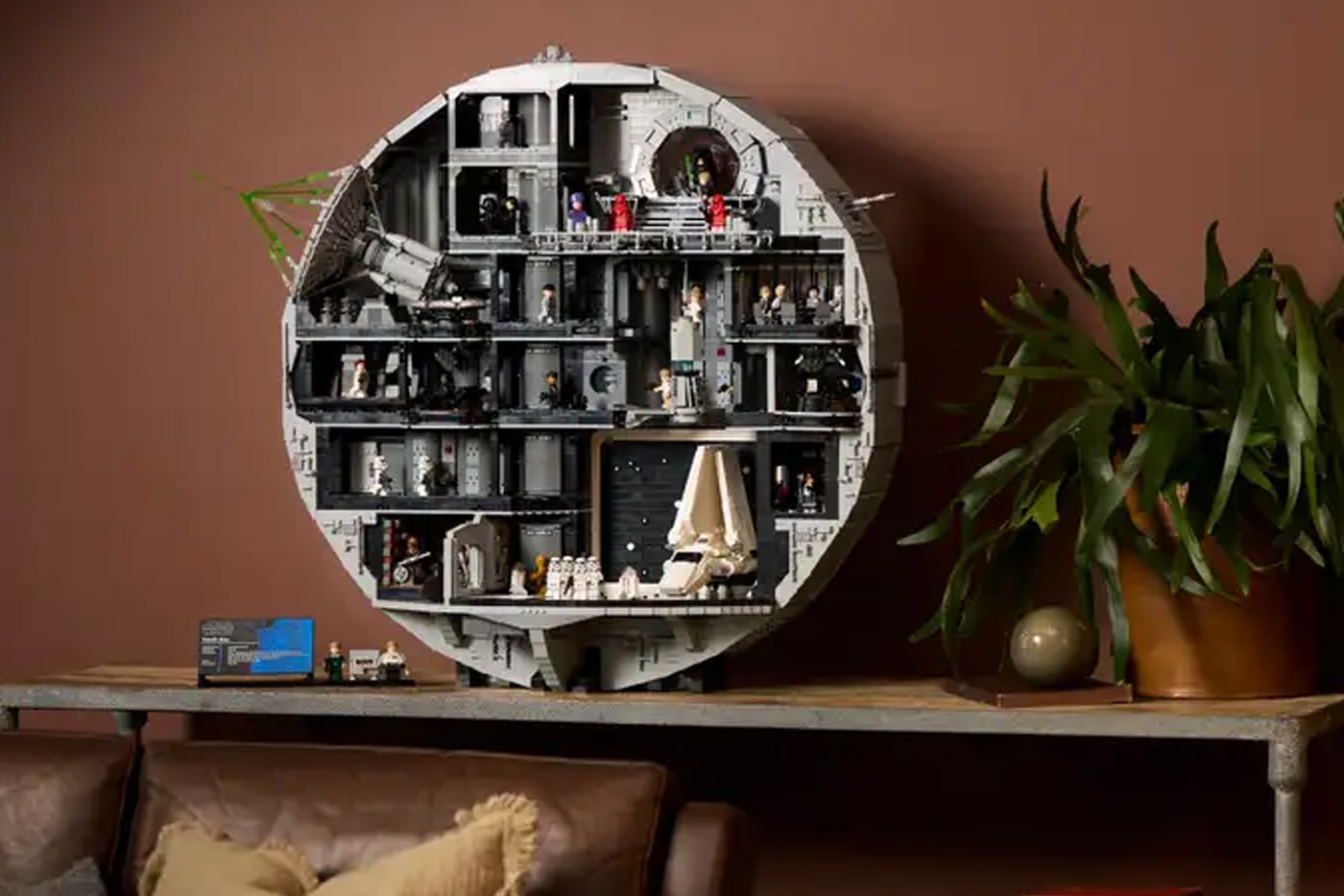 LEGO Unveils Most Expensive Set Yet, the Star Wars UCS Death Star Diorama 1k 1000 usd set luke skywalker darth veder