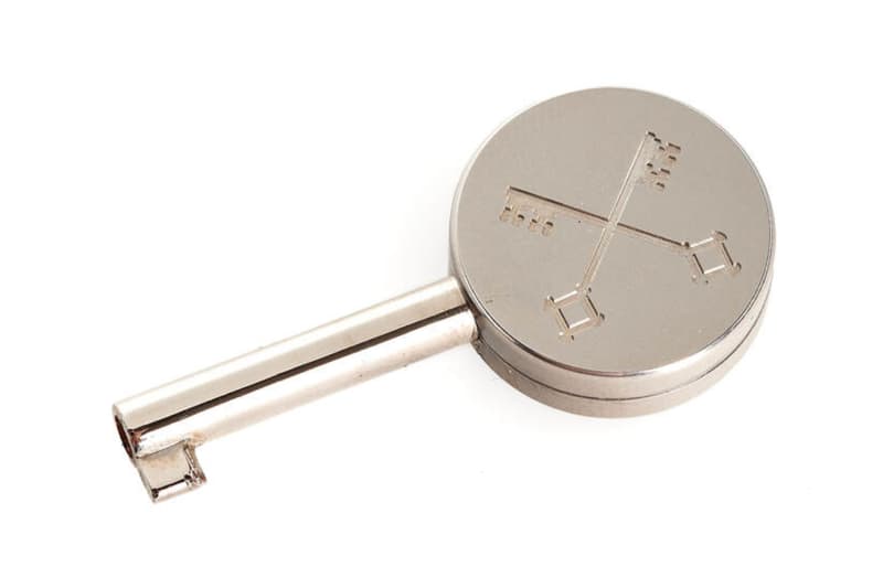 Pope Francis Leica M-A no.5000000 Leitz Photographica Charity Auction Info Noctilux 50 mm f/1.2 lens Miserando atque eligendo