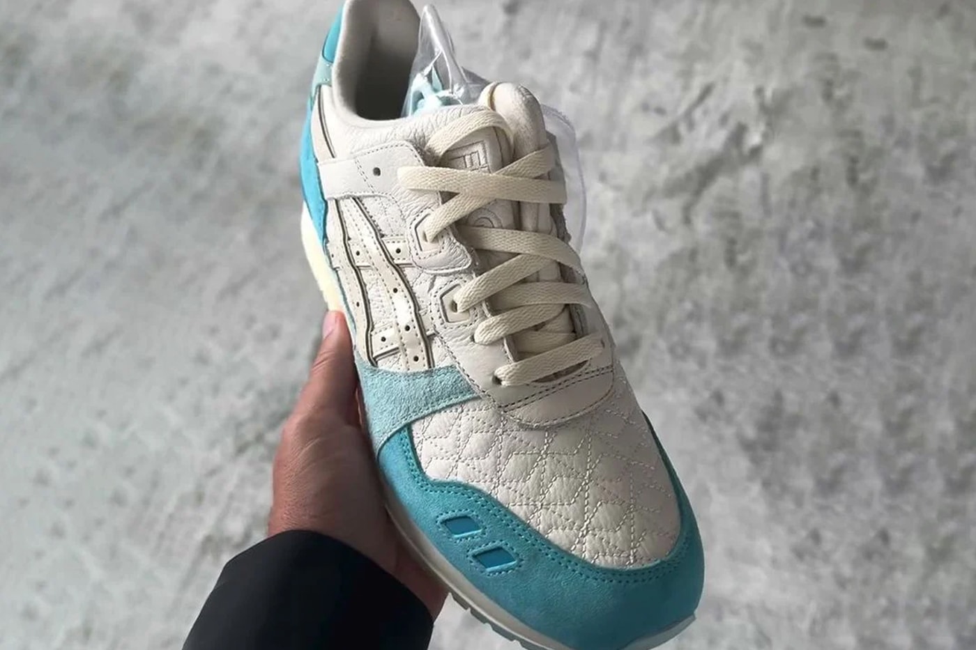 Ronnie Fieg Previews Upcoming Kith x ASICS Gel-Lyte III "Blue/White" Collaboration teaser