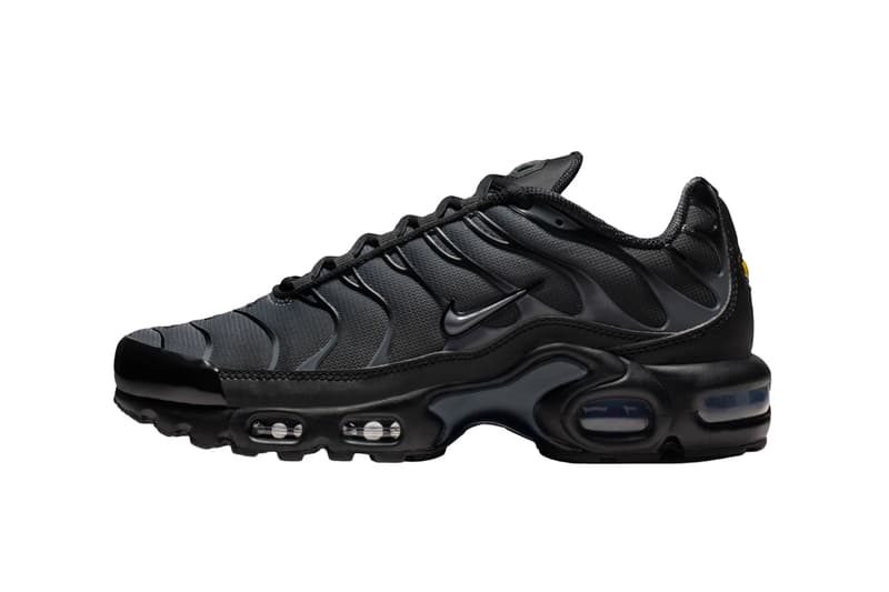 Official Look at the Nike Air Max Plus “Black/Metallic Silver” Black/Metallic Silver-Dark Grey sleek IM6019-010