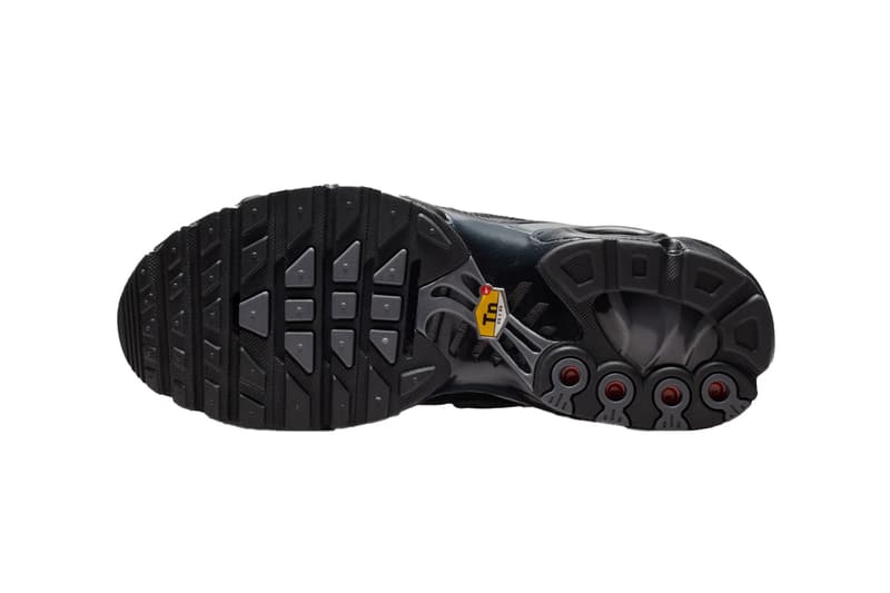 Official Look at the Nike Air Max Plus “Black/Metallic Silver” Black/Metallic Silver-Dark Grey sleek IM6019-010