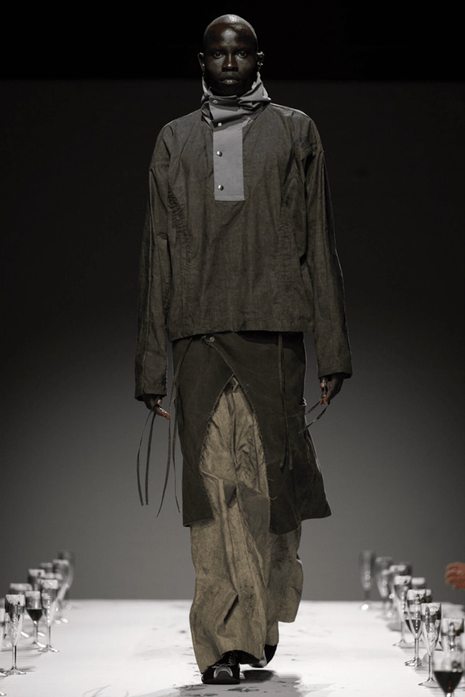 Lueder Turns the Runway into a Mythical Dinner Party for SS26 London Fashion Week Sprint Summer 2026