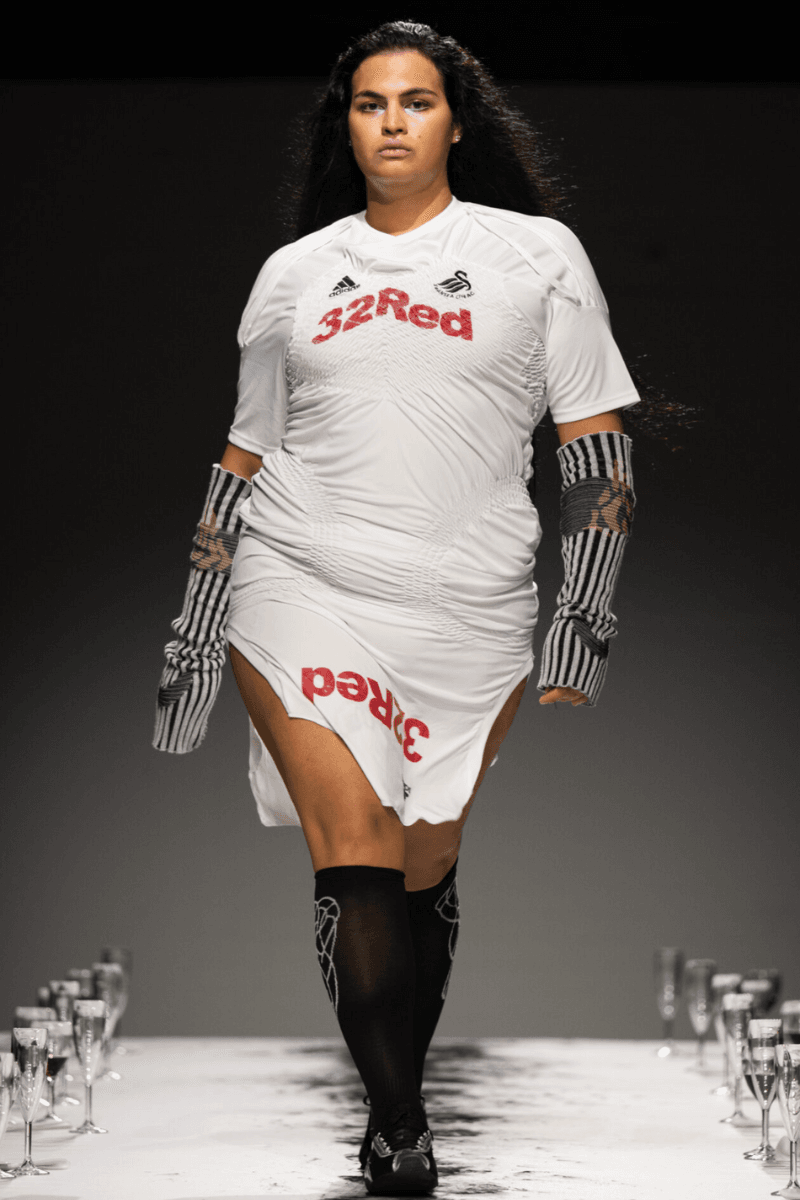 Lueder Turns the Runway into a Mythical Dinner Party for SS26 London Fashion Week Sprint Summer 2026