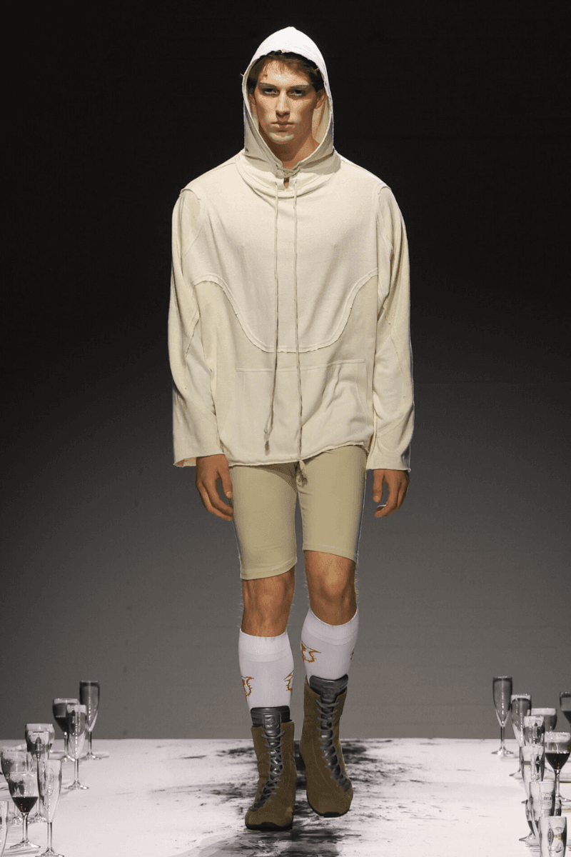 Lueder Turns the Runway into a Mythical Dinner Party for SS26 London Fashion Week Sprint Summer 2026