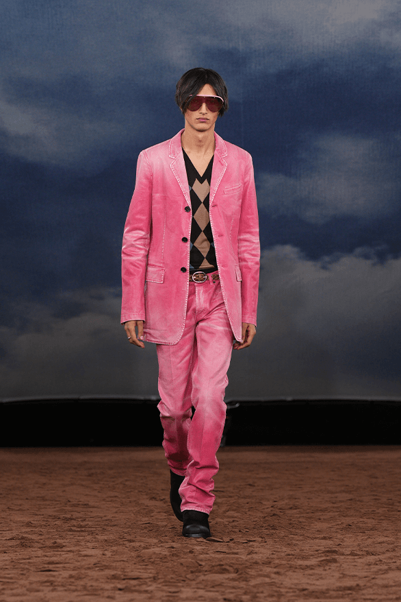 Burberry Spring Summer 2026 London Fashion Week menswear womenswear daniel lee runway show