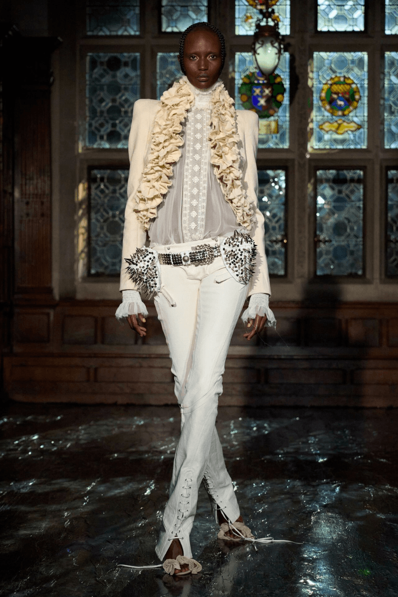 Dilara Findikoglu Closed the Fourth Day of London Fashion Week with Her SS26 Collection, “Cage of Innocence”.