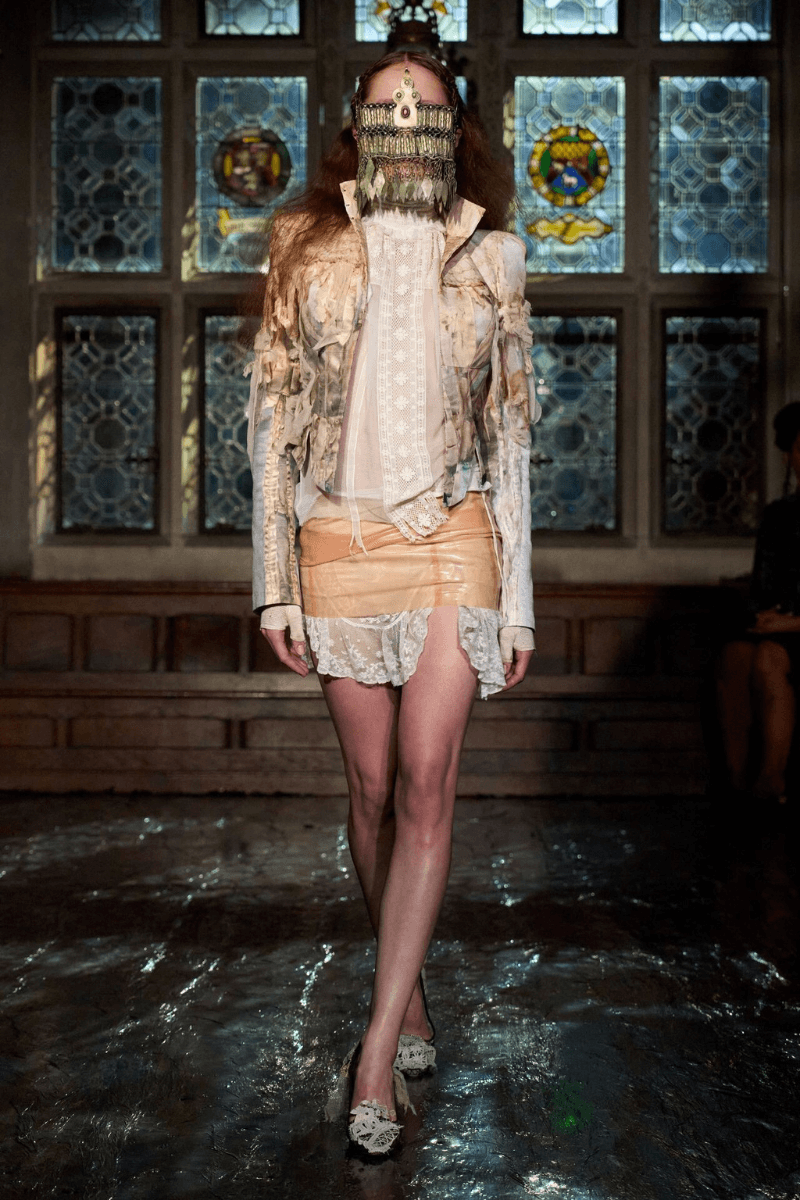 Dilara Findikoglu Closed the Fourth Day of London Fashion Week with Her SS26 Collection, “Cage of Innocence”.