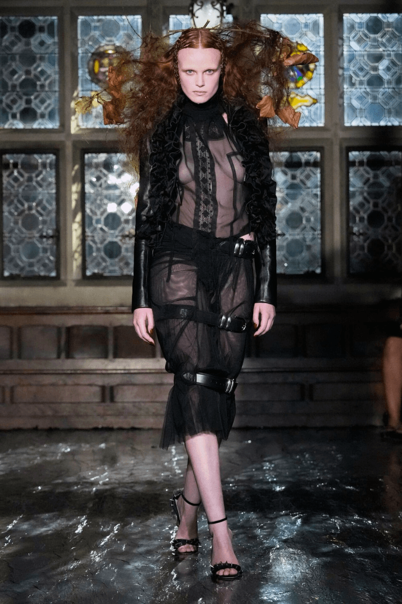 Dilara Findikoglu Closed the Fourth Day of London Fashion Week with Her SS26 Collection, “Cage of Innocence”.