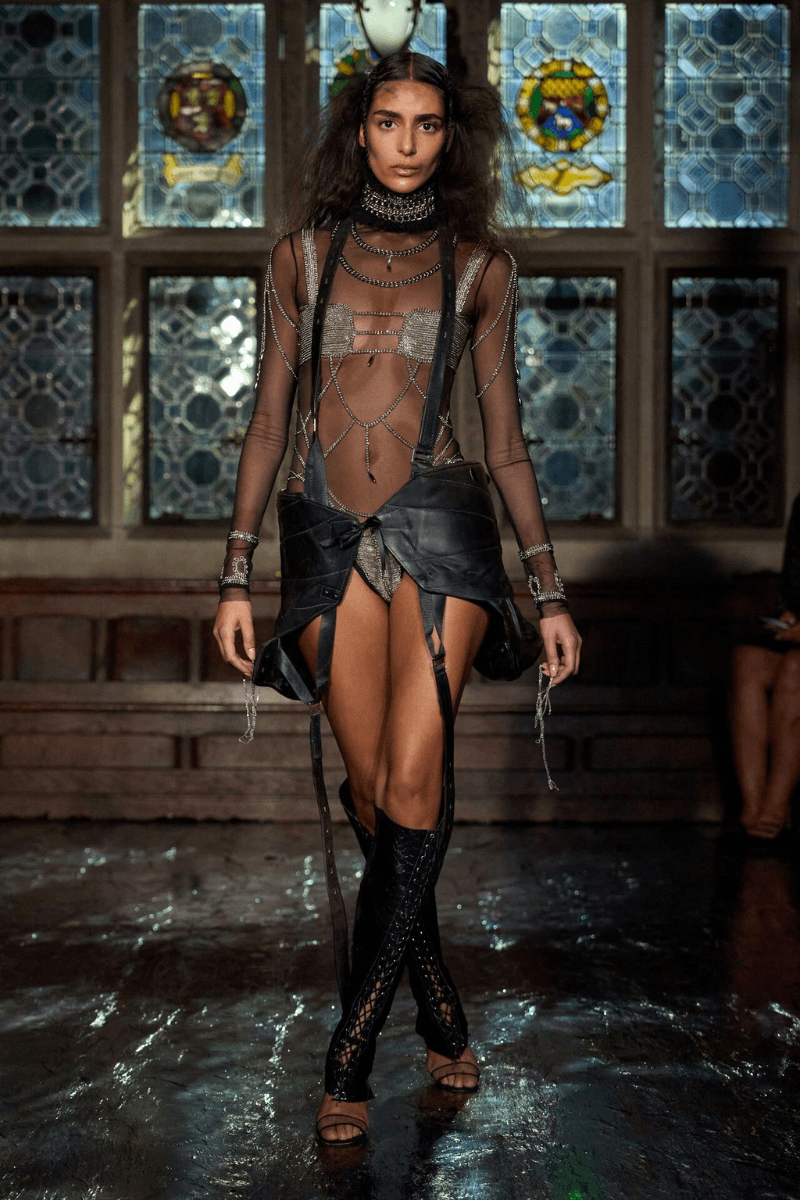 Dilara Findikoglu Closed the Fourth Day of London Fashion Week with Her SS26 Collection, “Cage of Innocence”.