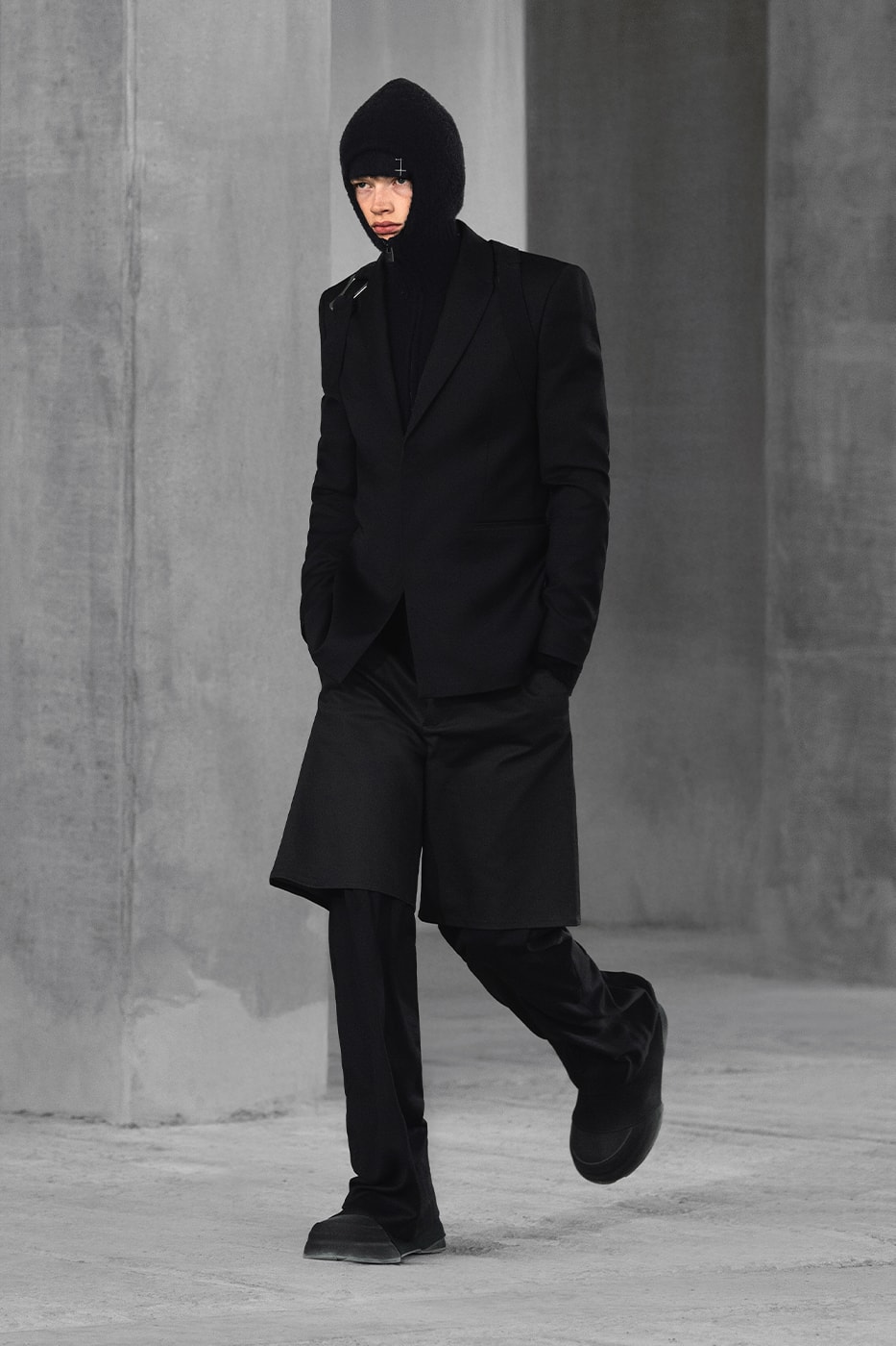 HELIOT EMIL’s Autumn/Winter 2026 collection: Eigengrau. TEXNIC.