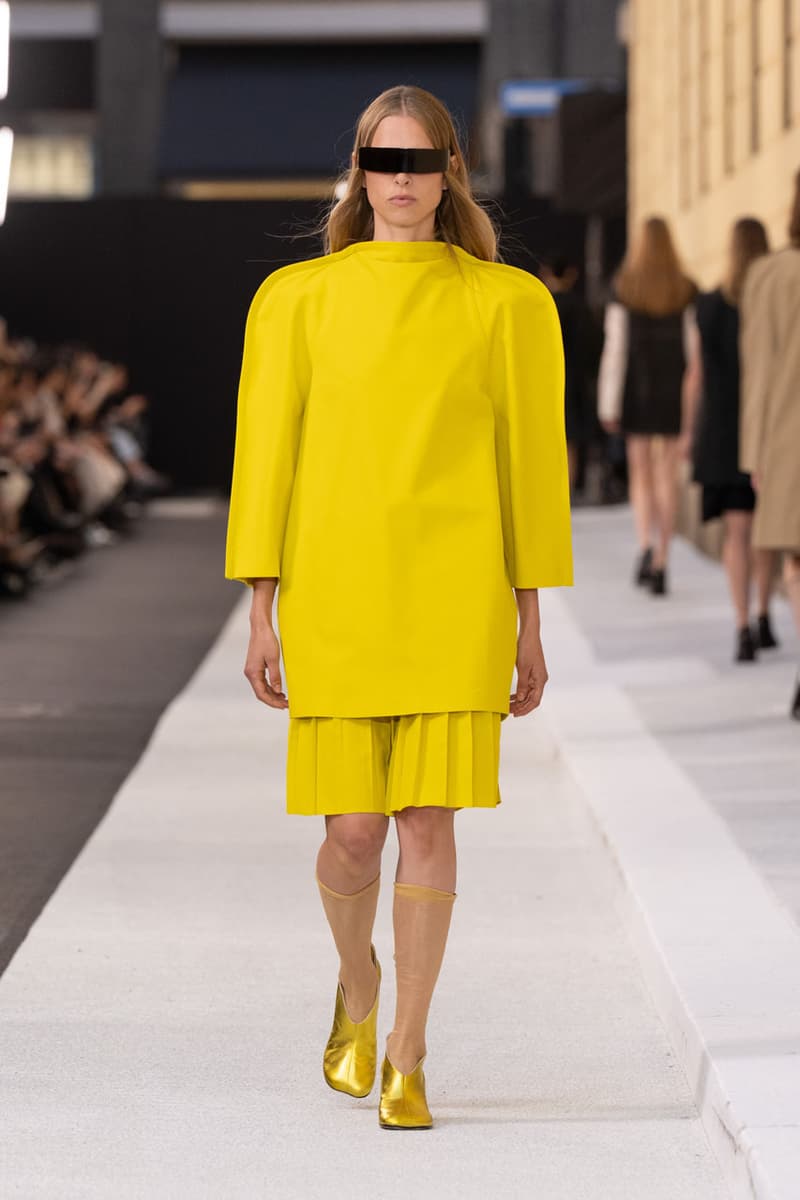MM6 Maison Margiela Spring/Summer 2026 Is All About "Heightened Normality" collection milan fashion week runway 