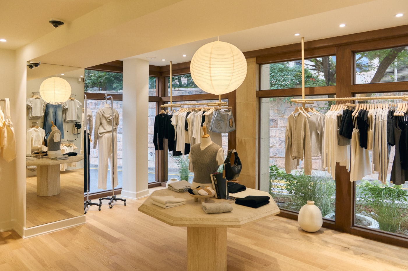 House of Glowny Dosan Store Opening Info announcement