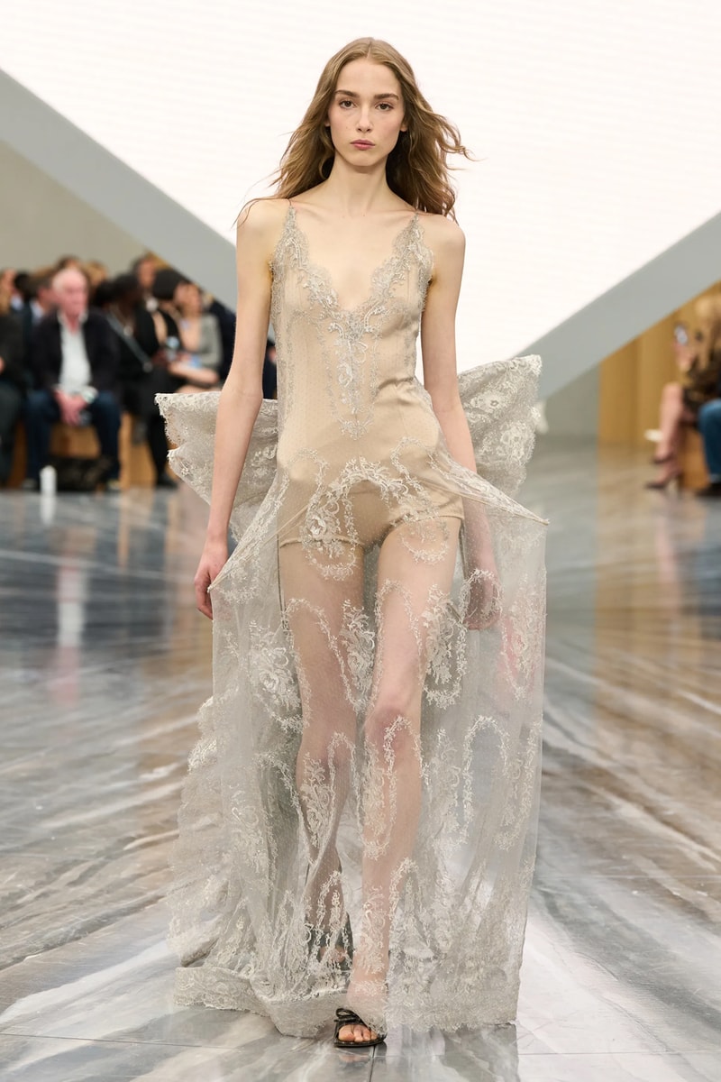 Jonathan Anderson's Debut Dior SS26 Womenswear Collection Was Nothing Short of Spectacular lvmh creative director sole 