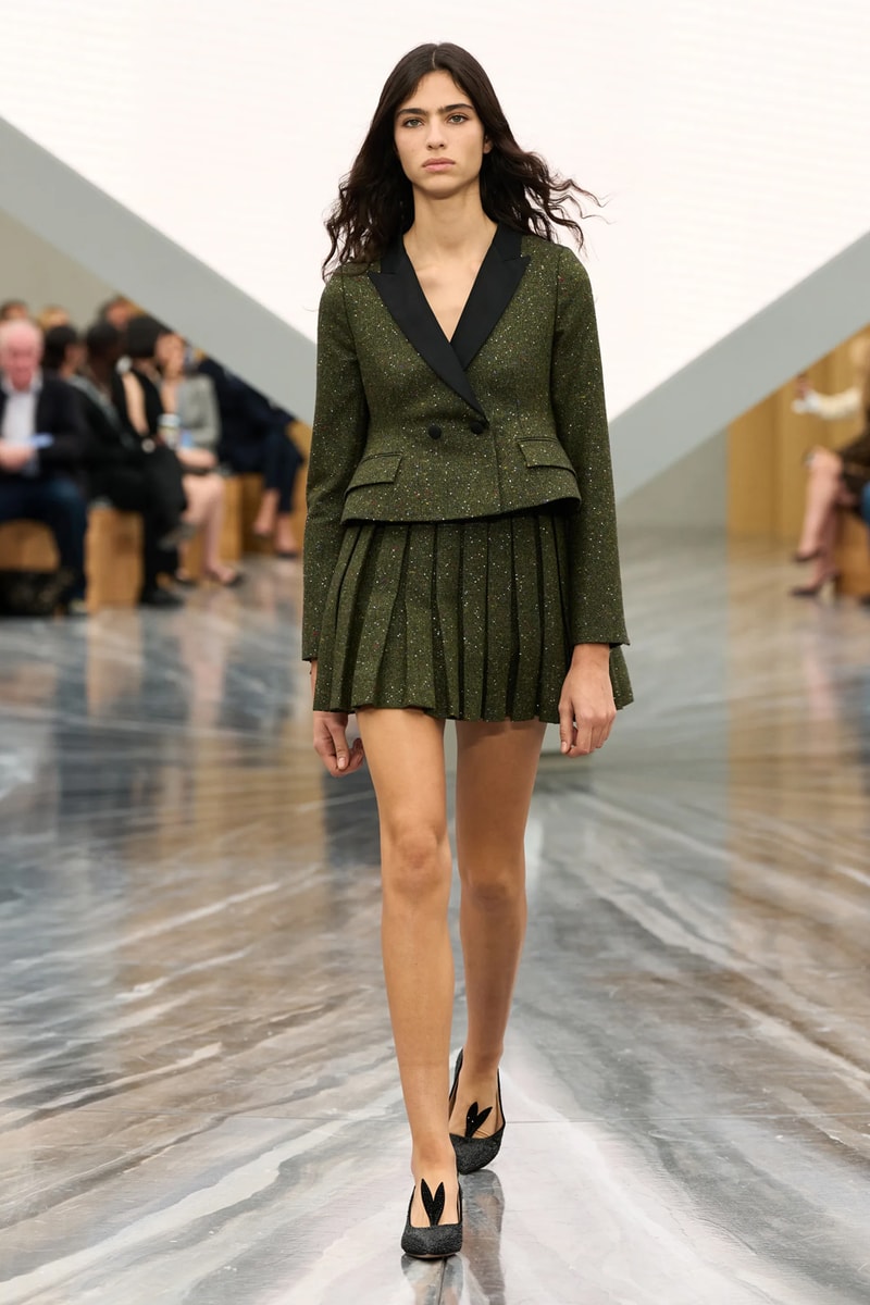 Jonathan Anderson's Debut Dior SS26 Womenswear Collection Was Nothing Short of Spectacular lvmh creative director sole 