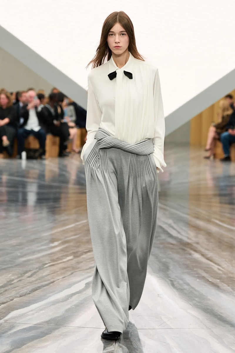 Jonathan Anderson's Debut Dior SS26 Womenswear Collection Was Nothing Short of Spectacular lvmh creative director sole 