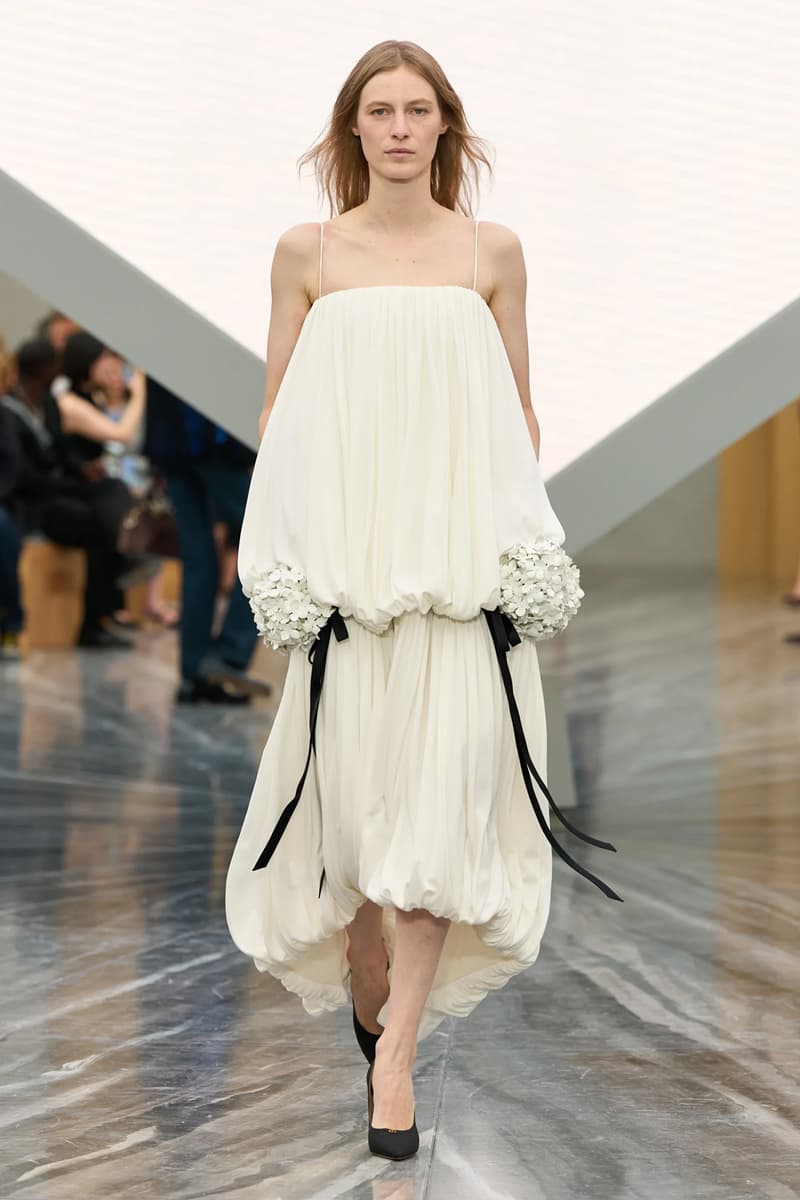 Jonathan Anderson's Debut Dior SS26 Womenswear Collection Was Nothing Short of Spectacular lvmh creative director sole 
