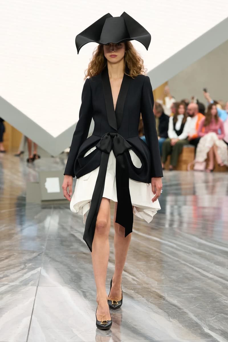 Jonathan Anderson's Debut Dior SS26 Womenswear Collection Was Nothing Short of Spectacular lvmh creative director sole 
