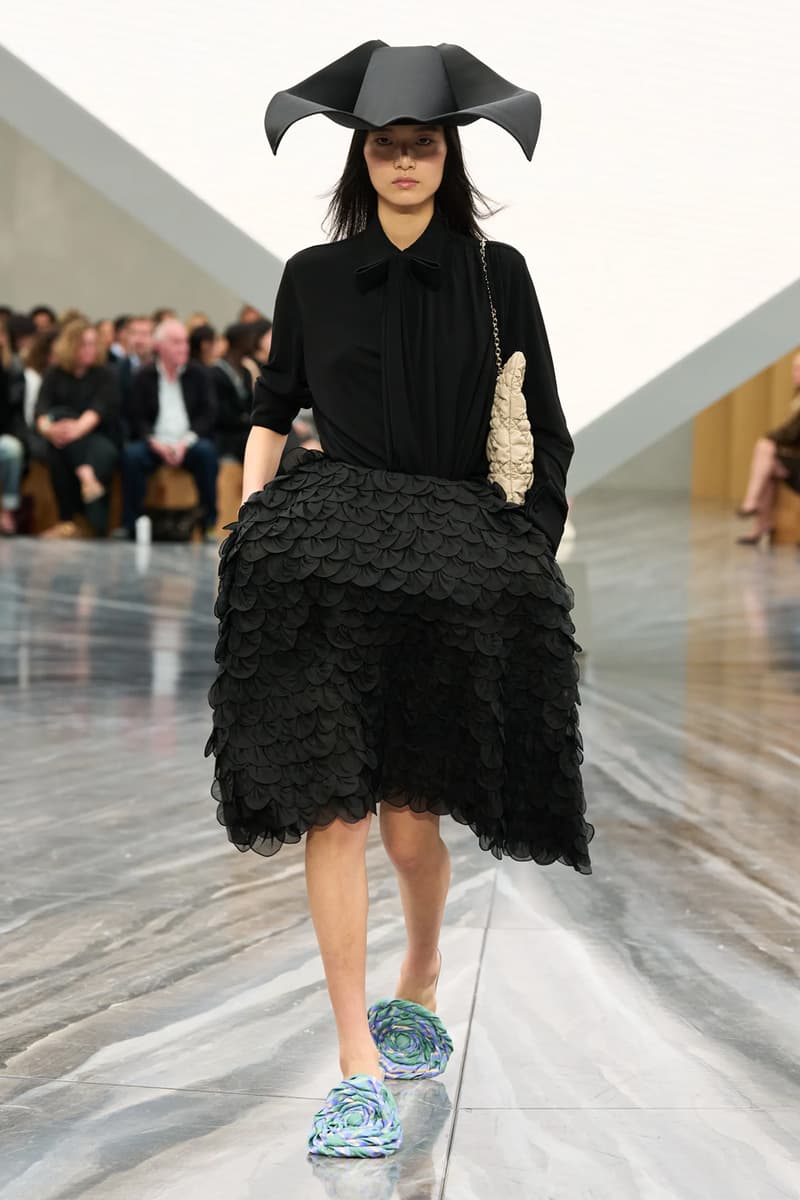 Jonathan Anderson's Debut Dior SS26 Womenswear Collection Was Nothing Short of Spectacular lvmh creative director sole 