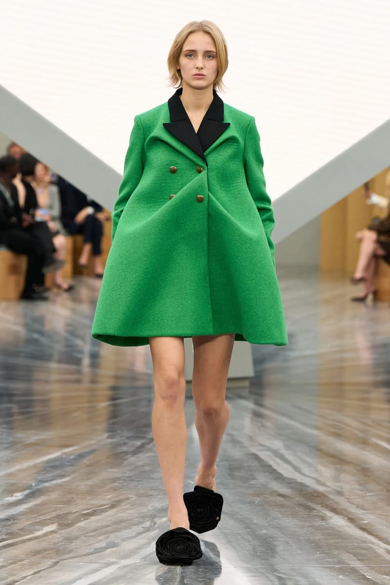 Jonathan Anderson's Debut Dior SS26 Womenswear Collection Was Nothing Short of Spectacular lvmh creative director sole 