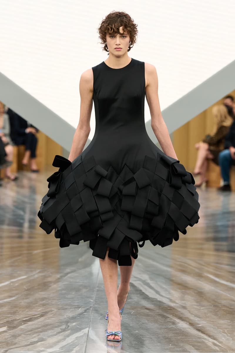 Jonathan Anderson's Debut Dior SS26 Womenswear Collection Was Nothing Short of Spectacular lvmh creative director sole 