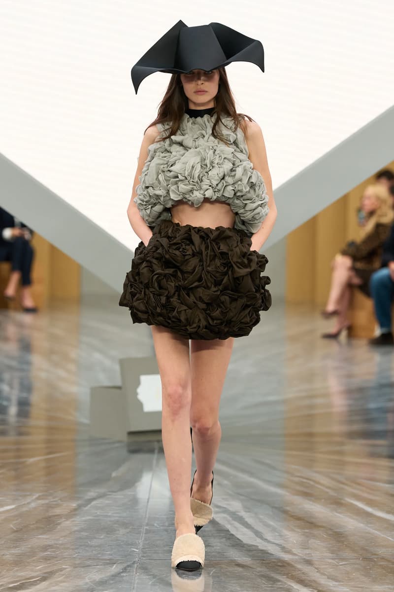 Jonathan Anderson's Debut Dior SS26 Womenswear Collection Was Nothing Short of Spectacular lvmh creative director sole 