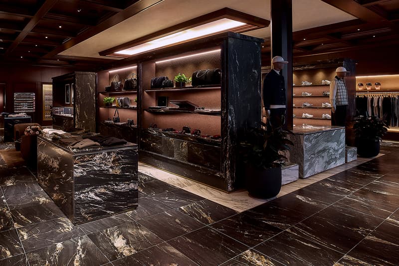 Kith Announces Opening of Chicago Flagship windy city Magnificent Mile, Kith Chicago onnie Fieg for ASICS World’s Fair collection asics world fair womens accessories