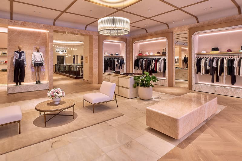 Kith Announces Opening of Chicago Flagship windy city Magnificent Mile, Kith Chicago onnie Fieg for ASICS World’s Fair collection asics world fair womens accessories