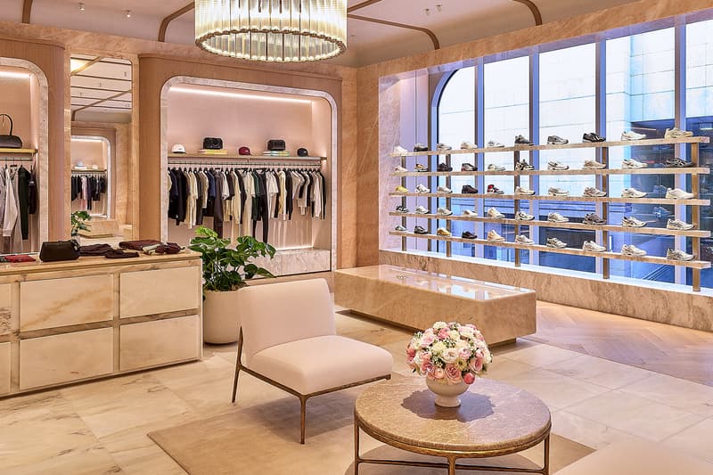 Kith Announces Opening of Chicago Flagship windy city Magnificent Mile, Kith Chicago onnie Fieg for ASICS World’s Fair collection asics world fair womens accessories