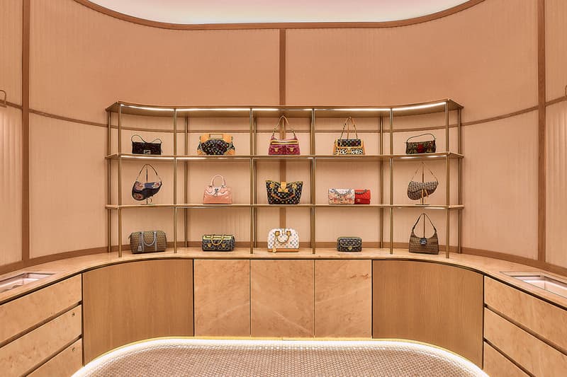 Kith Announces Opening of Chicago Flagship windy city Magnificent Mile, Kith Chicago onnie Fieg for ASICS World’s Fair collection asics world fair womens accessories