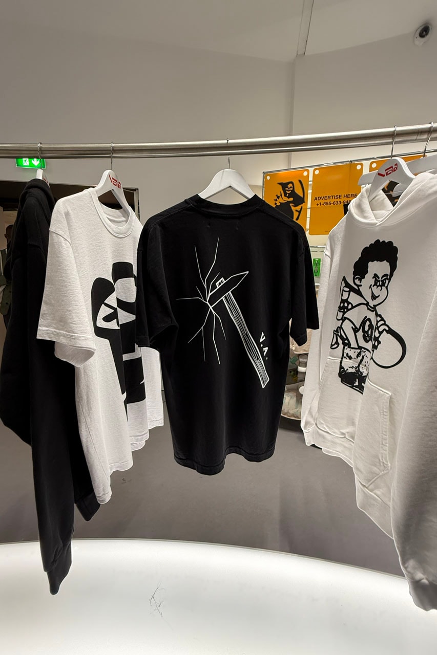 Por dentro de 'Virgil Abloh: The Codes' no Grand Palais: olhar de perto das colaborações com colette, L’Art de l’Automobile, BABYLON e Pyrex; arte, protótipos e arquivo