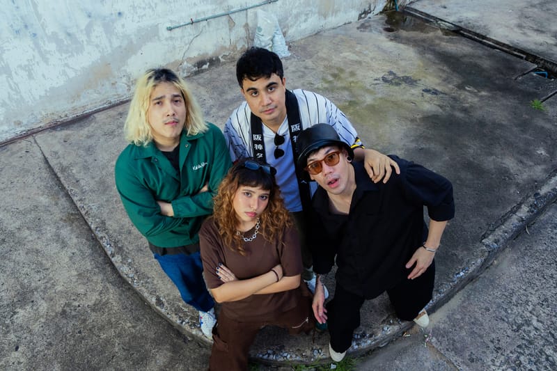 Rosalyn Brings Intimacy and Atmosphere Through Music