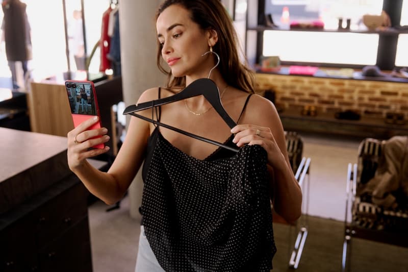 Sarah Stephens Samsung Galaxy Flip7 Gemini 