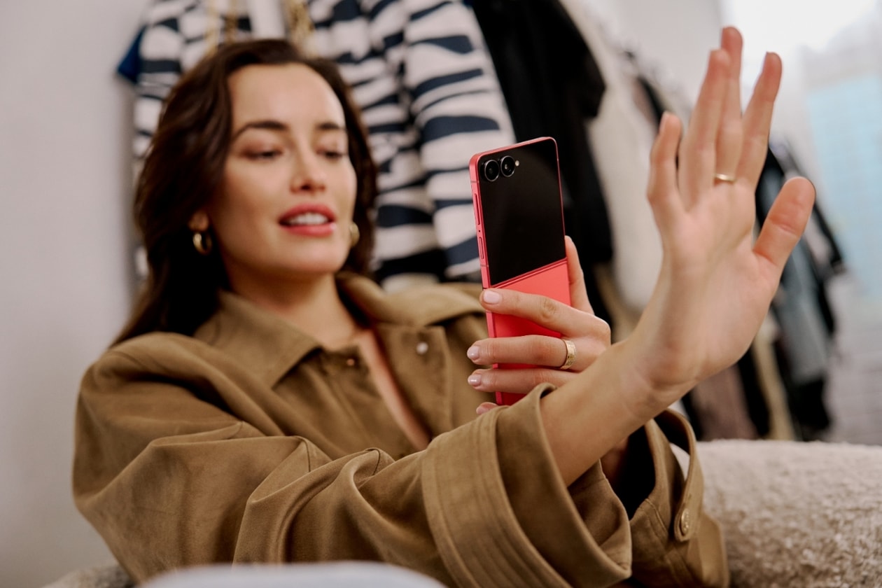 Sarah Stephens Samsung Galaxy Flip7 Gemini 