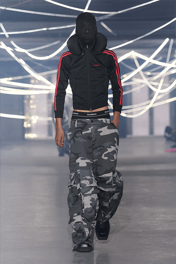 VETEMENTS Spring Summer 2026 Paris Fashion Week menswear womenswear runway show Guram Gvasalia