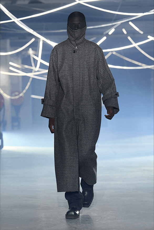 VETEMENTS Spring Summer 2026 Paris Fashion Week menswear womenswear runway show Guram Gvasalia