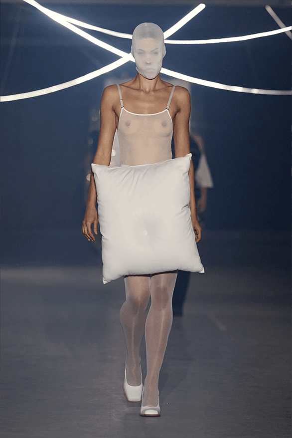 VETEMENTS Spring Summer 2026 Paris Fashion Week menswear womenswear runway show Guram Gvasalia