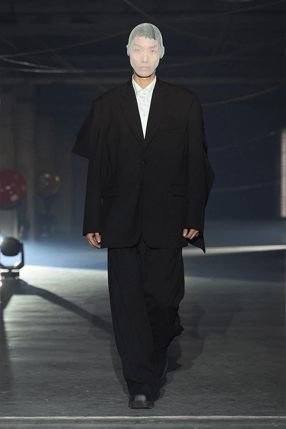VETEMENTS Spring Summer 2026 Paris Fashion Week menswear womenswear runway show Guram Gvasalia