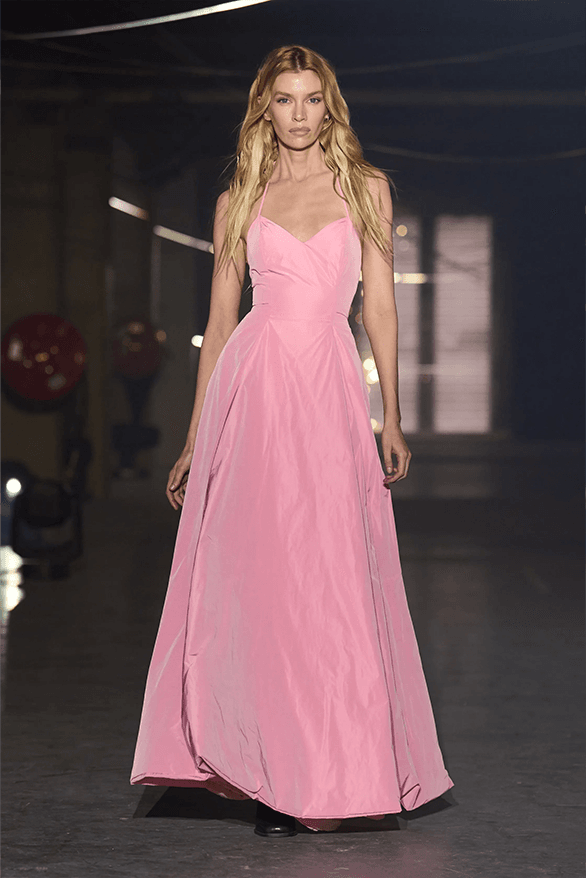 VETEMENTS Spring Summer 2026 Paris Fashion Week menswear womenswear runway show Guram Gvasalia