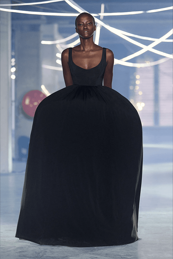 VETEMENTS Spring/Summer 2026 at Paris Fashion Week | Hypebeast VETEMENTS Spring/Summer 2026 at Paris Fashion Week | Hypebeast