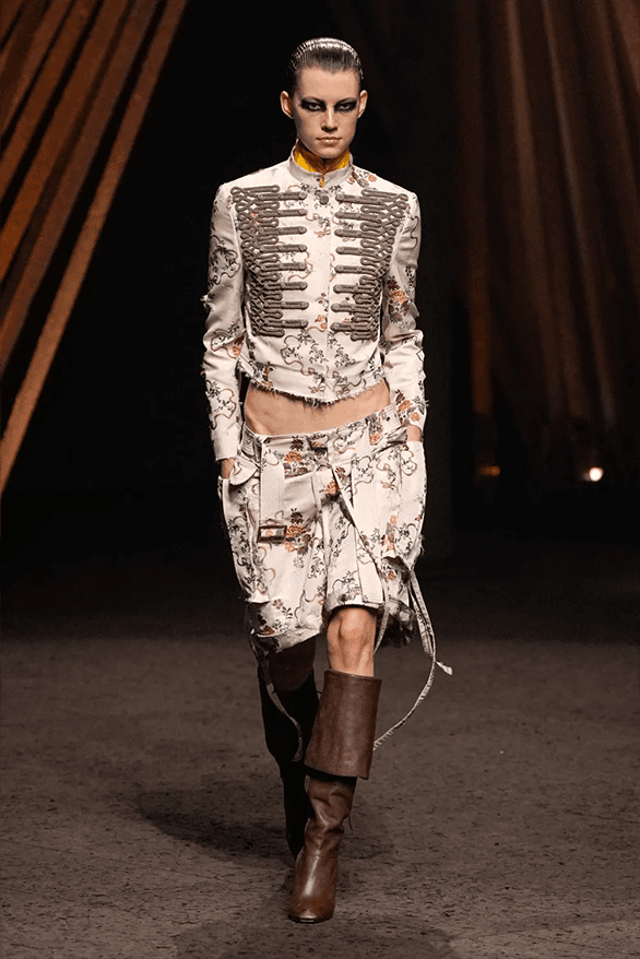 Alexander McQueen Spring Summer 2026 paris fashion week womenswear runway Seán McGirr