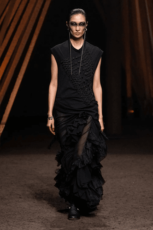 Alexander McQueen Spring Summer 2026 paris fashion week womenswear runway Seán McGirr