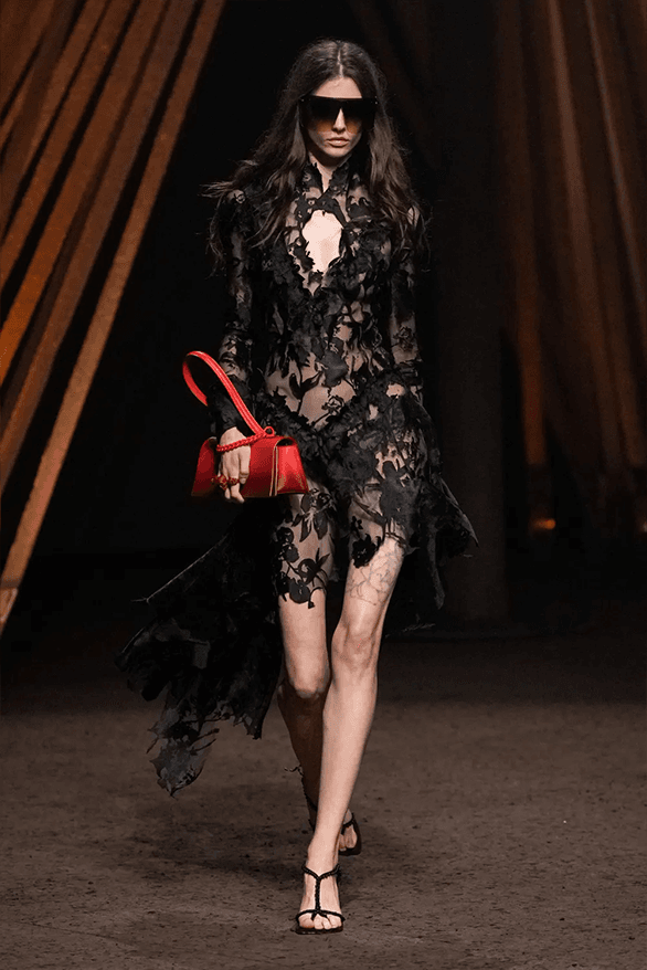 Alexander McQueen Spring Summer 2026 paris fashion week womenswear runway Seán McGirr