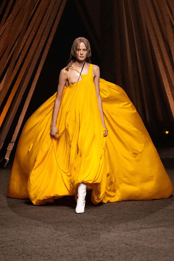 Alexander McQueen Spring Summer 2026 paris fashion week womenswear runway Seán McGirr