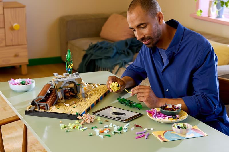 An Underwater Utopia: LEGO® Icons Launches Tropical Aquarium swimming fish kinetic crab