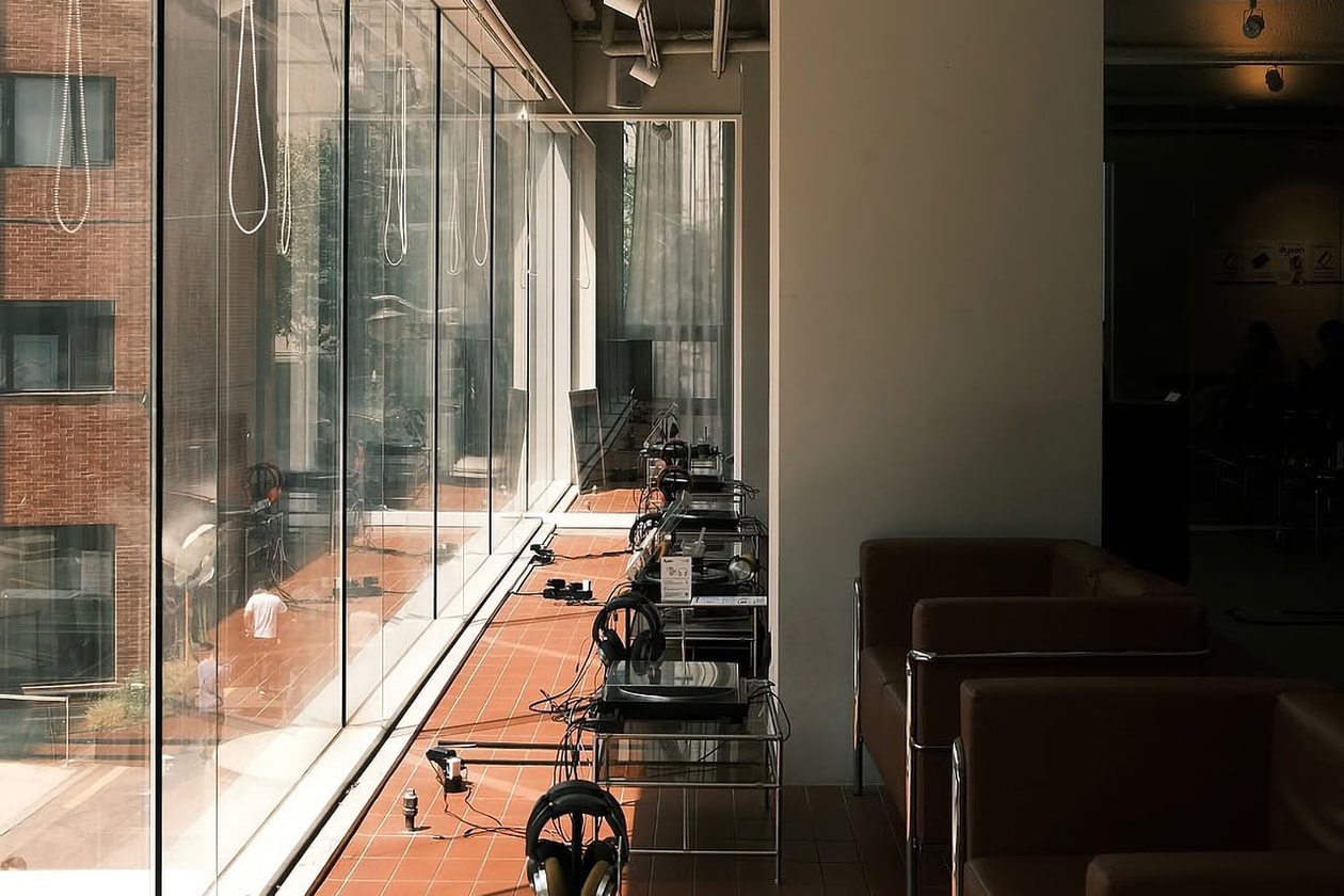 Perplexity Comet AI Search Engine Hypemaps Travel Guide Seoul South Korea Kukje Gallery Seoul Chaekbogo Vinyl Seongsu 